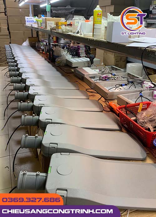 DD14 b Đèn đường DD14 mặt sau